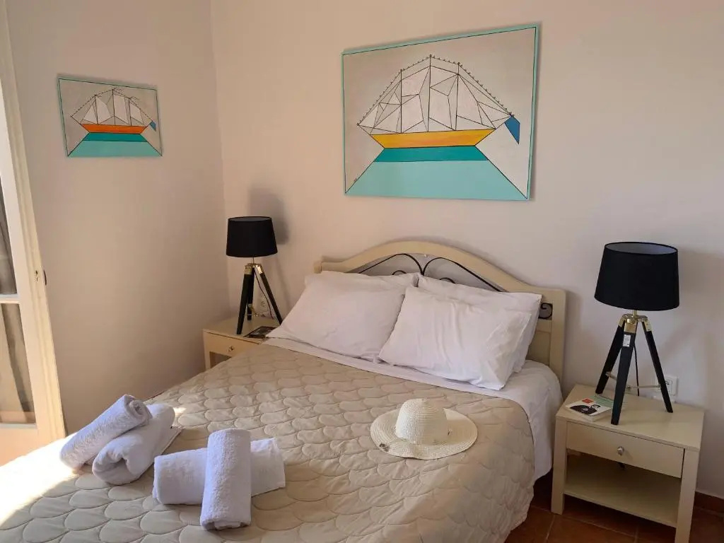 Standard Double room with balcony (full double bed)