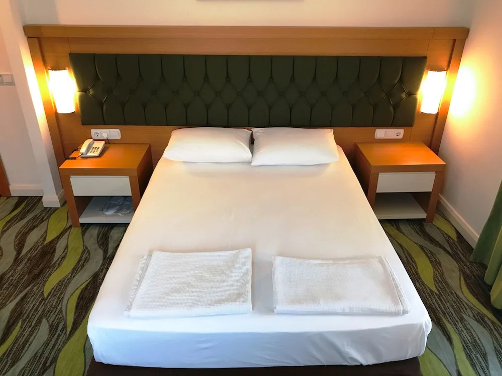 Standard Double room with balcony (full double bed)