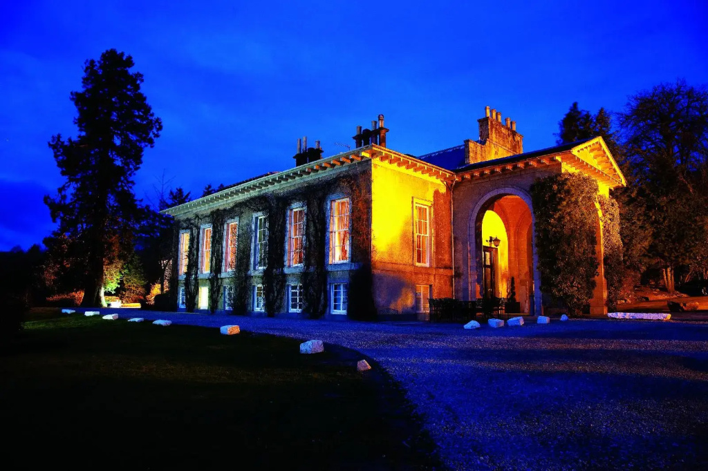 Thainstone House - Général