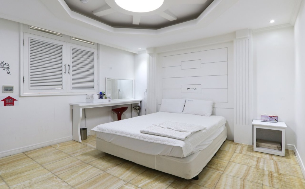 Healing Hotel — 5
