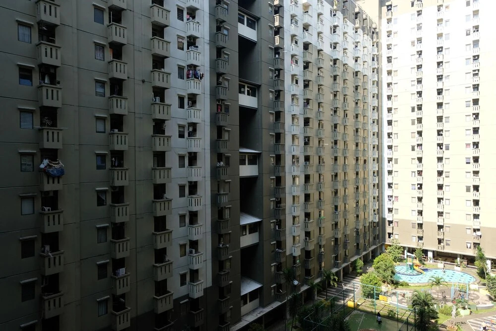 Edgy 2Br Apartment At Gateway Ahmad Yani Cicadas