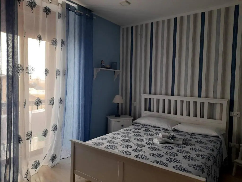 Standard Double room with sea view (full double bed)