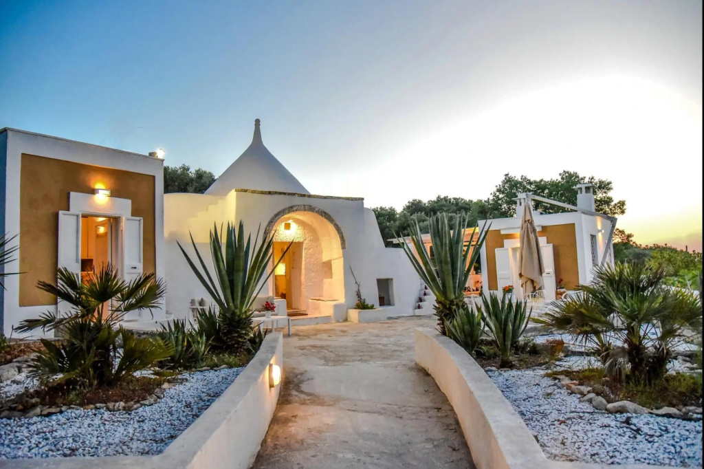 Trullo Albamarina with sea view Pool