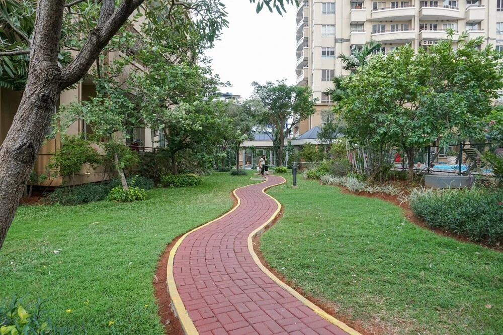 Spacious 1Br Apartment With City View At Paladian Park