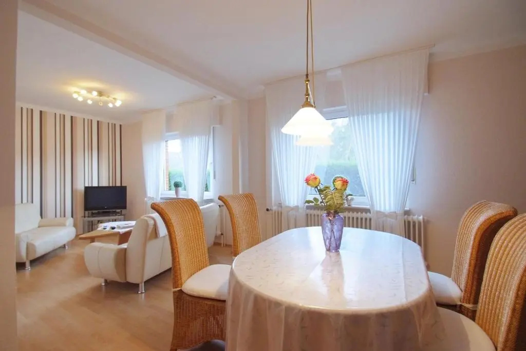 3 Bedrooms Cottage