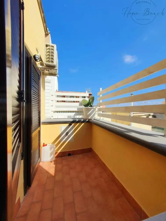 Magnificent Classic Green Apartment for Couples in the Center