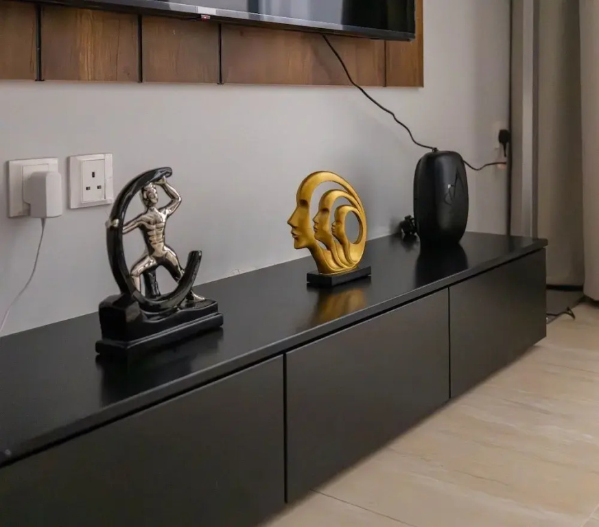 3 Bedrooms Luxury Apartment