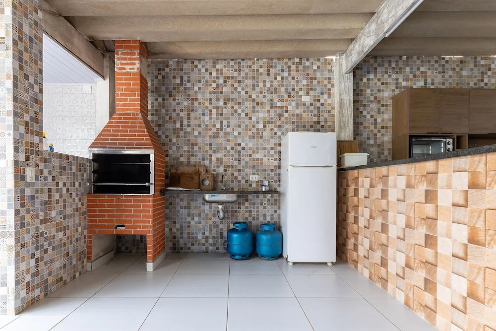 Casa piscina a 180m da Praia Boraceia
