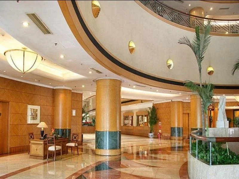 Lobby & Reception