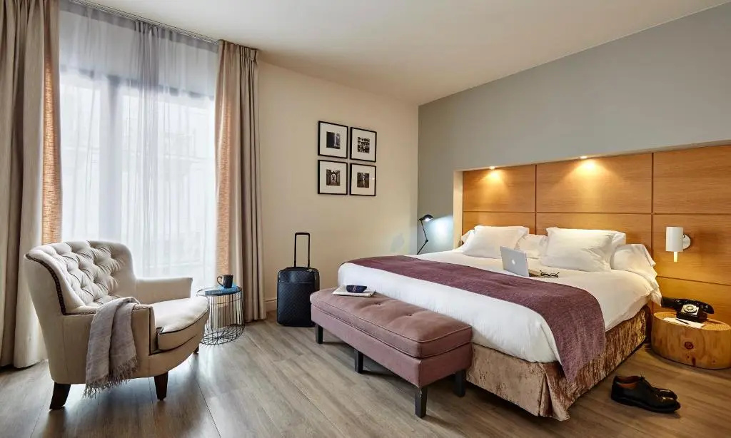 Executive Double room (full double bed)