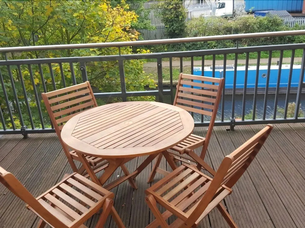 2-bedroom Apartment Riverside Wharf