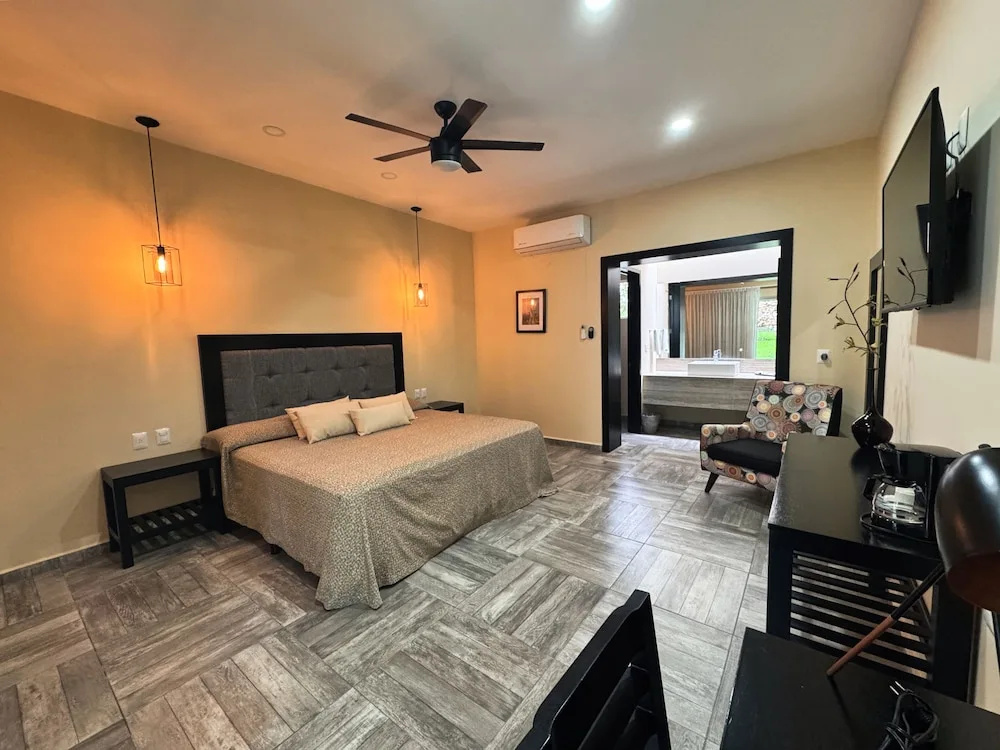 1 Bedroom Deluxe Basement room with garden view