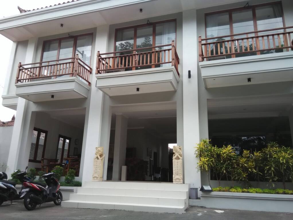 Hotel Wahyu Dana image