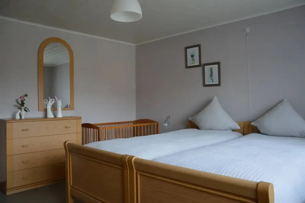 Charming Belgian Getaway in Oudsbergen - 3 Bedrooms & Garden - фото 2