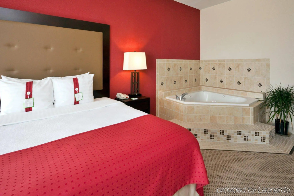 Holiday Inn Hotel & Suites Waco Northwest by IHG - 5
