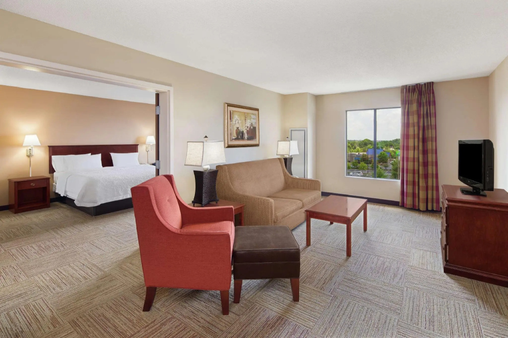 Double Suite (full double bed)