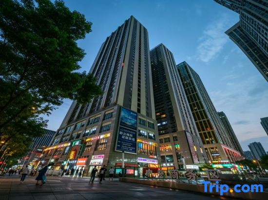 YUNSHUO · High Sky Private Soup Hotel (Huaguoyuan White House Songhua Road Metro Station)