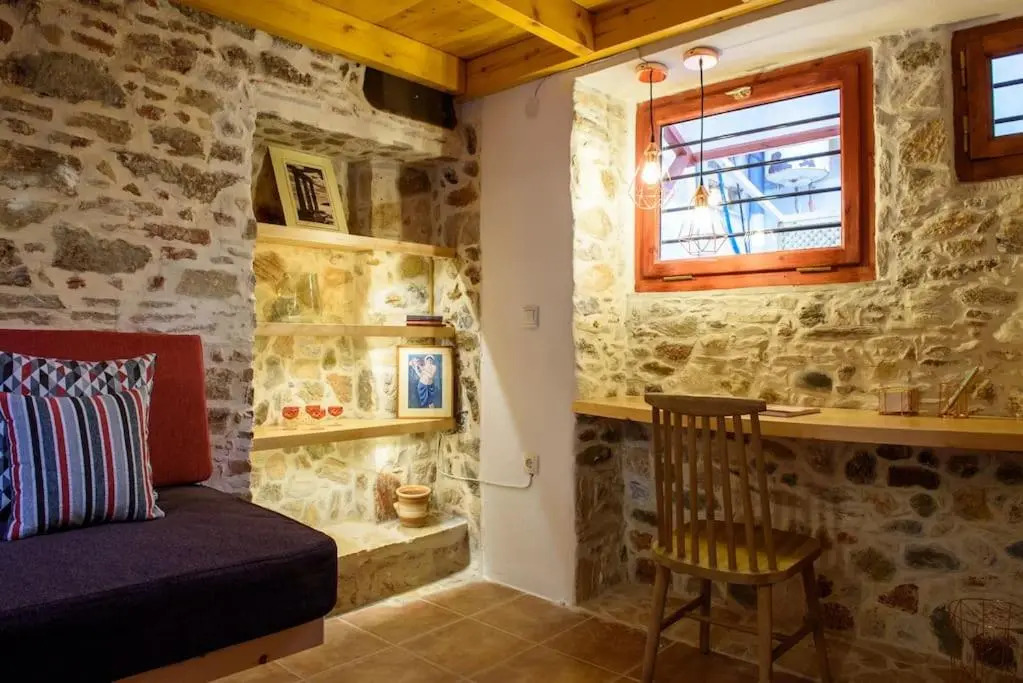 Lavrio stone house 5 min from the centre/port - фото 12