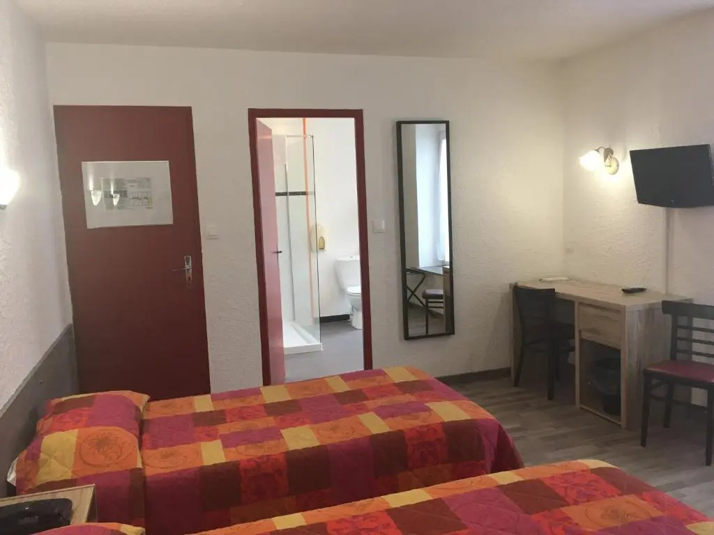 Standard Triple room
