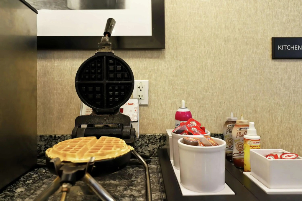 Hampton Inn by Hilton Chilliwack - фото 25