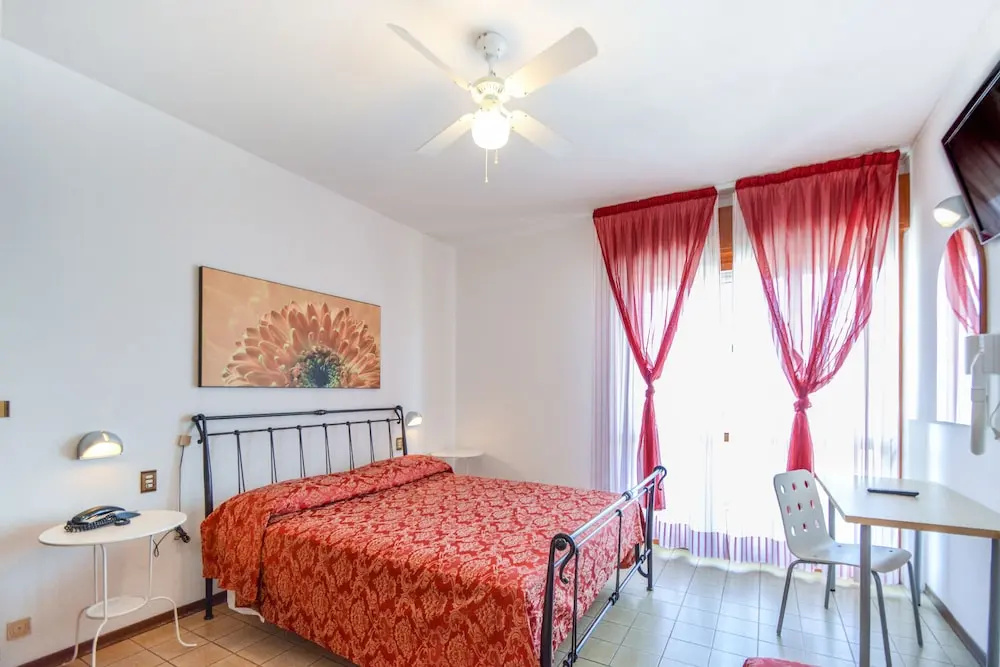Economy Quadruple room with sea view