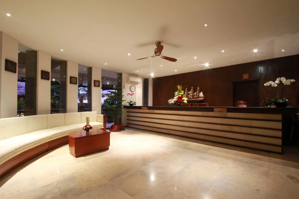Lobby & Reception