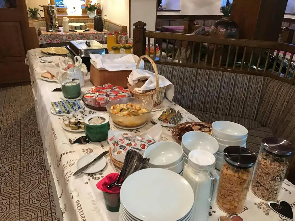 Food & Beverage