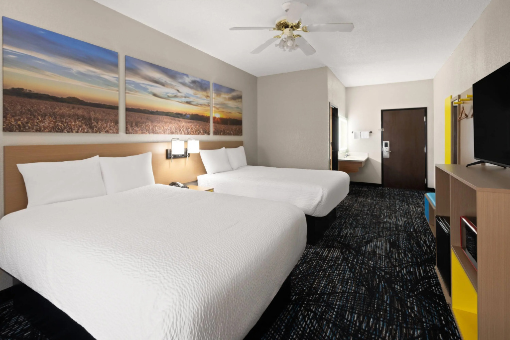 Days Inn by Wyndham Bad Axe — 3