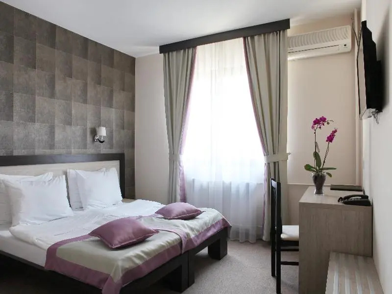 Standard Double room (twin beds)