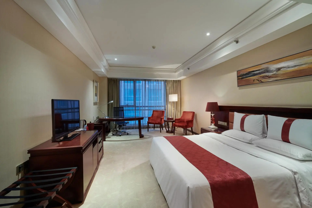 Business Double room (full double bed)