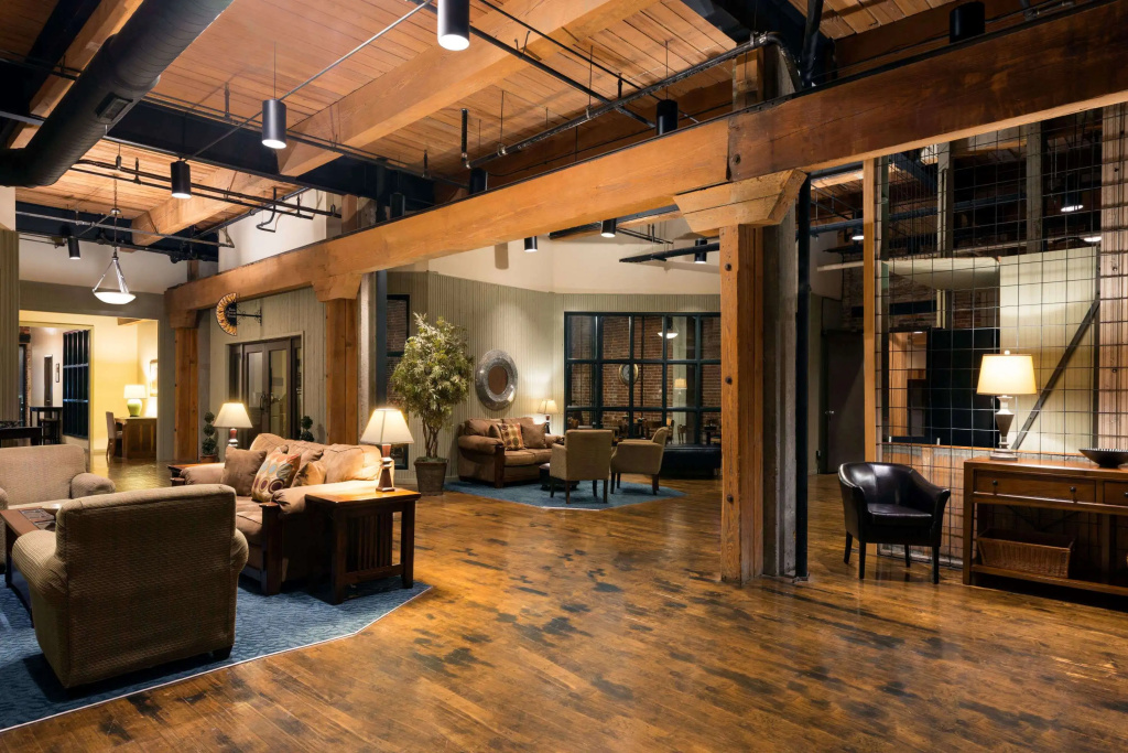 Lobby & Reception
