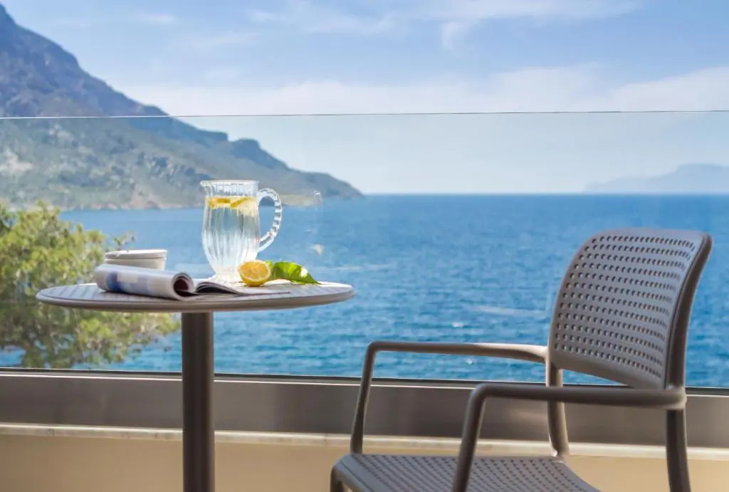 Deluxe Double room with sea view (full double bed)