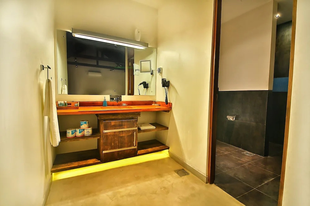 R Degree Hotel