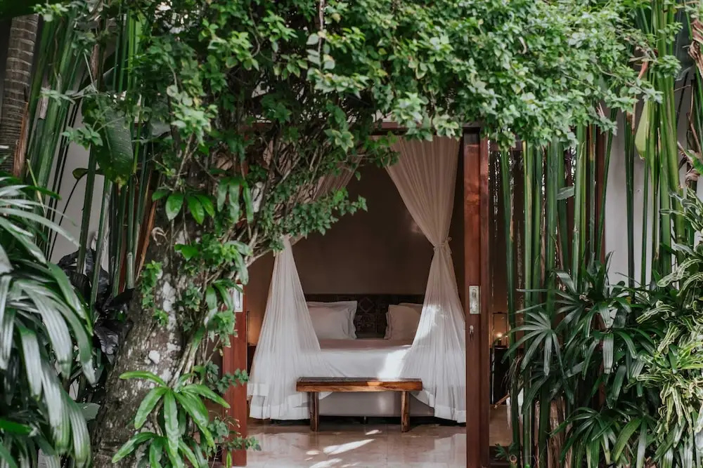 Astonishing Jungle Villa, 4 BR, Ubud With Staff
