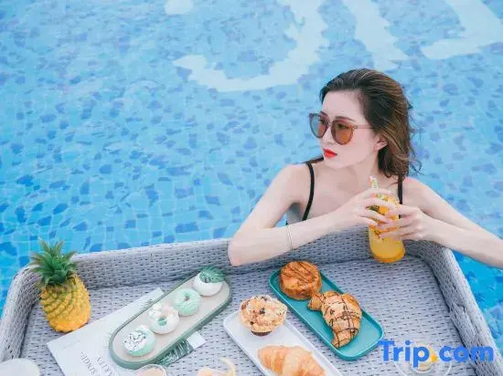 Food & Beverage