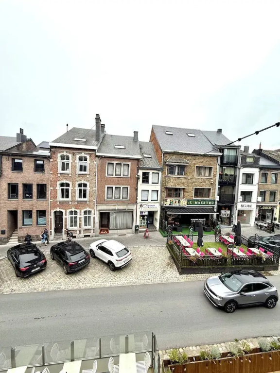 Spacious duplex in the center