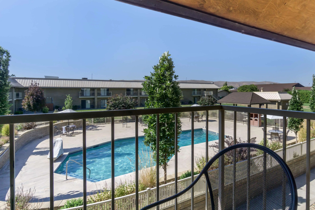 Standard Double room with balcony (full double bed)