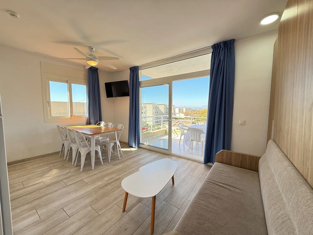 2 Bedrooms Apartment with balcony