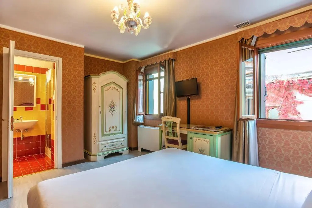 Hotel La Fenice Et Des Artistes - Chambres