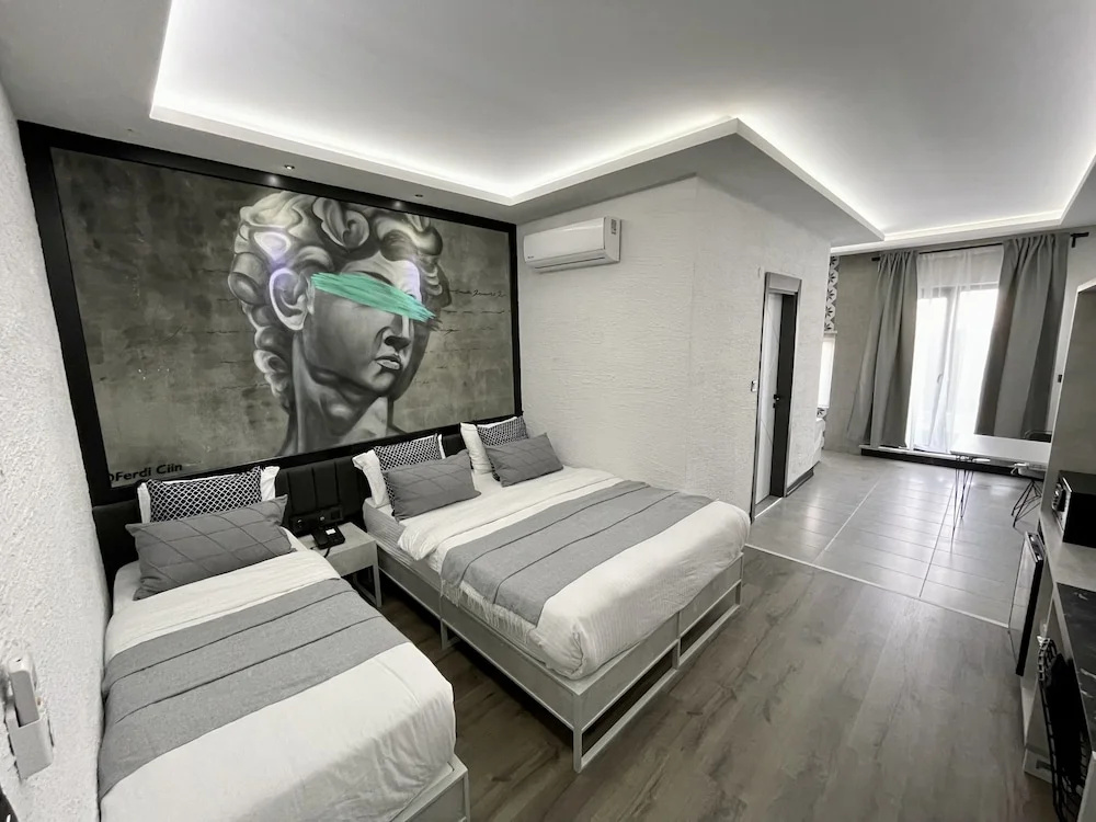 Melanj Airport Hotel — 3