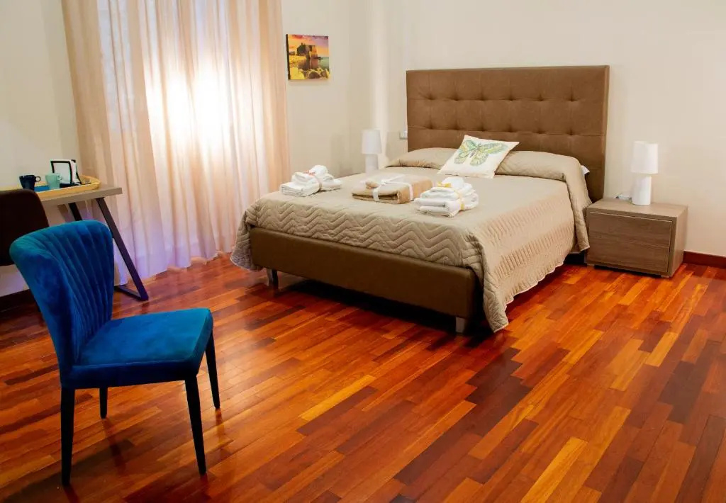 Deluxe Double room (full double bed)