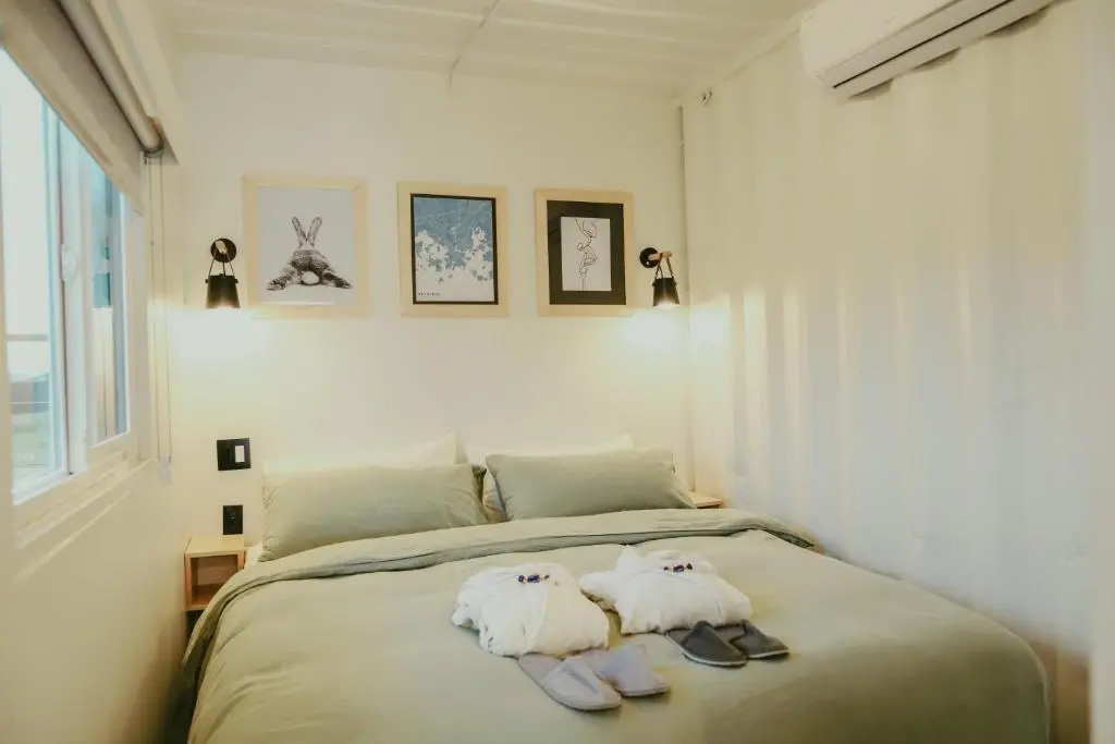 Deluxe Studio