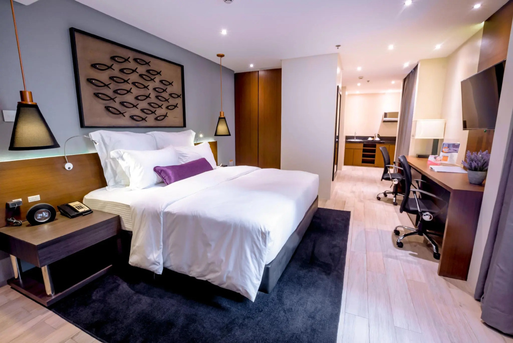 Deluxe Double room (full double bed)