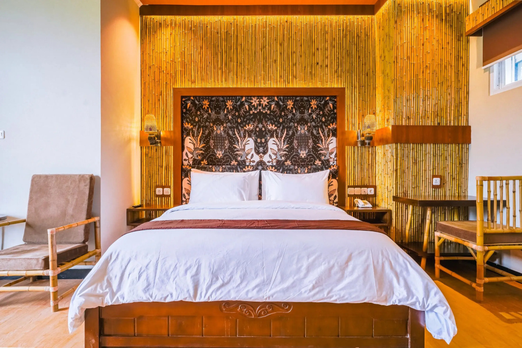Deluxe Double room (full double bed)