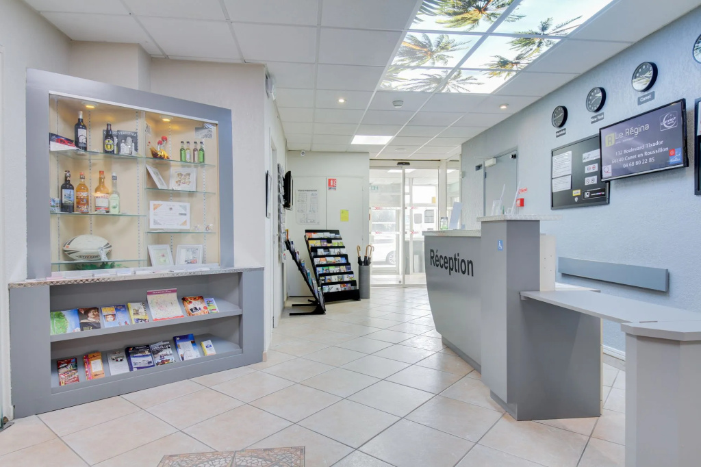 Lobby & Reception