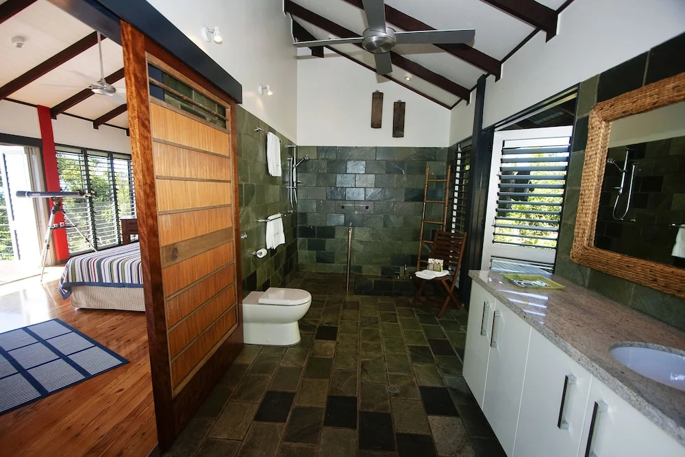 1 Bedroom Cottage beachfront