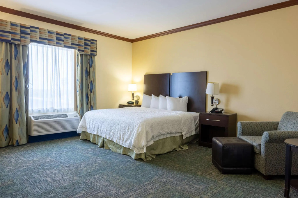 Double Suite (full double bed)
