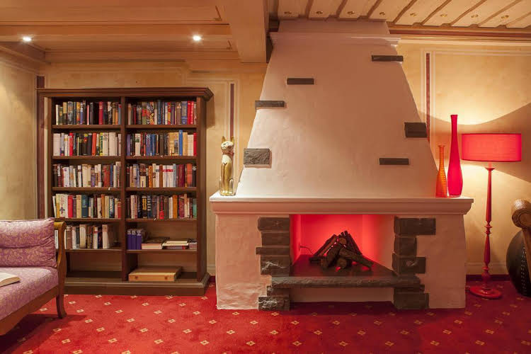 Lobby & Reception