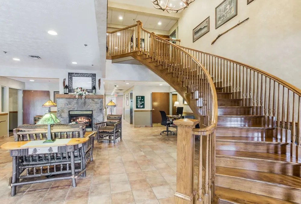 Lobby & Reception