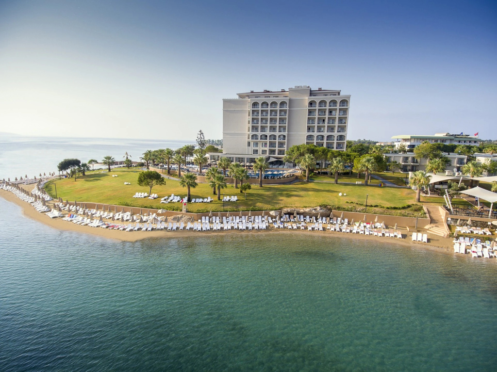 Beach & Waterfront